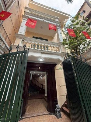 tôi cho thuê nhà huỳnh thúc kháng, 70m2x 4 tầng, làm văn phòng, kho hàng. giá thuê 26 triệu/tháng