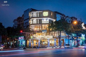 siêu phẩm mặt phố cầu giấy vị trí đắc địa sầm uất diện tích 240m và 250m 9,5m mt giá thuê 220tr/th