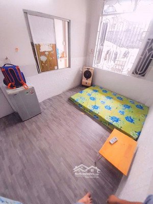 cho thuê phòng trọ có ban công, cửa sổ, đầy đủ nội thất, giá rẻ gần sân bay tsn