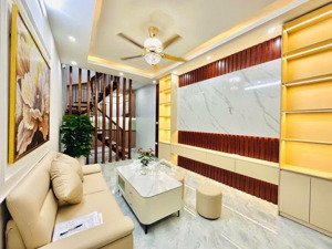 nhà đẹp phố đê tô hoàng 27m2, 3.5 tầng, mặt tiền 3.4 giá 6.5 tỷ hai bà trưng