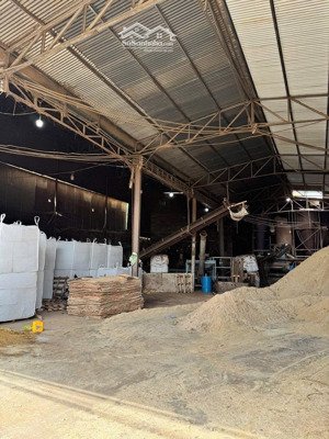 hạ giá bán gấp xưởng đang sẵn nguồn cho thuê