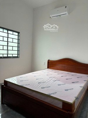 bán nhà gần biển 95m2 chỉ 8,2 tỷ. ba mặt thoáng đang cho thuê 11tr/th. đường nguyễn khắc viện