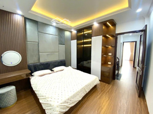 hiếm!!! nhà cực đẹp 51m2x5t, ô tô tránh chỉ 10m, đầy đủ nội thất, cạnh hồ tây lộng gió phố xuân la.