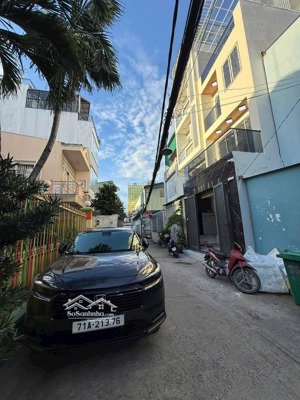 nhà đẹp 4x15m sạch sẽ 4 tầng cách nguyễn thị thập vài bước chân tiện đi lại