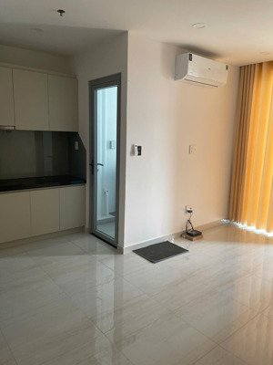 cho thuê 1pn 1wc có 2 máy lạnh, máy nước nóng, rèm, bếp, giá 6tr/th