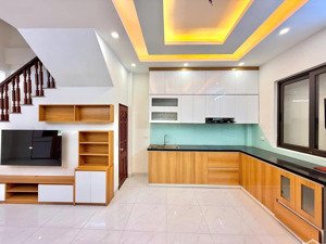 bán nr 33m2, 5,9 tỷ, 3pn, 4wc tại nguyễn khoái, vĩnh hưng, hoàng mai, hà nội siêu hot uy tín
