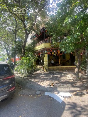 (ngoại hạng)trung kính - lô góc - mặt tiền kim cương - 66m2x5 tầng - 5 ôtô đỗ 24/7- kinh doanh - vp