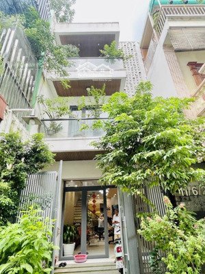 bán nhà 3 tầng cực đẹp gần aeon mall tân phú, 5x18m, full công năng, giá chỉ hơn 8 tỷ