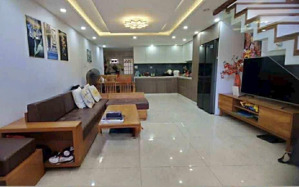 cần bán nhà 3 tầng mặt tiền đường 7m5 trương quyền