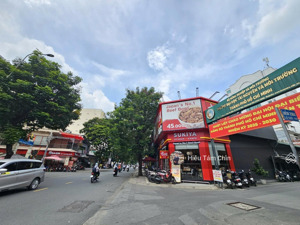 ngay đại học tài nguyên môi trường, 41m2, 3 tầng, tặng hết nội thất