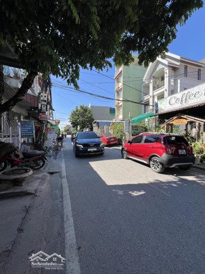 bán nhà mặt đường cam lộ lô góc 2 mặt ngõ đường 10m kinh doanh được giá 5,2 tỷ