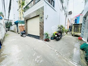 nhà hẻm căn góc sát bên đường phú thuận dt 5x14 công nhận đủ giá tốt 7ty9 tặng full nội thất 1t 2l