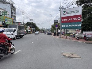 bán nhà 2 tầng đối diện bệnh viện thủ đức 60m2 đường lê văn chí nhỉnh 5tỷ