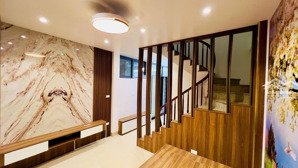 7.8 tỷ nhà đẹp ngã tư sở - đống đa - ngõ nông - 3 bước ra phố - 5 ngủ full công năng. 32m2x 5 tầng,