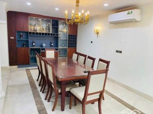 biệt thự đẹp nhất phố xuân diệu trong phân khúc trên 40 tỷ. -khu vực đẳng cấp của tây hồ