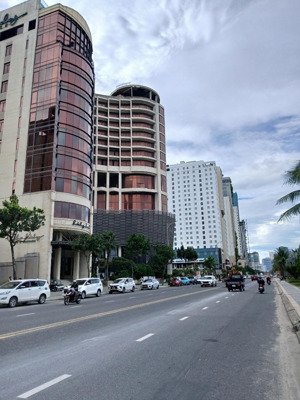 gấp bán căn góc 2 mặt tiền tại phố tây an thượng, 138m2 ngang 6m1 cách biển chỉ 400m giá 15 tỷ 5 tl