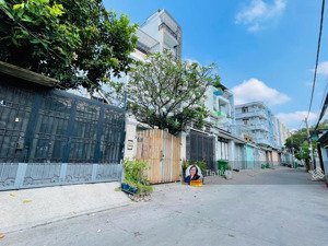 nhà 2 tấm, 100m2 (5*20m) sân đậu xe hơi, đường thông - 50m ra mt tây hòa, xây hầm 5 tầng +lửng.