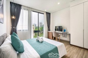 căn hộ ban công - full nội thất có thang máy - oto tận cửa ngay bến thành, ga metro, bùi viện,...