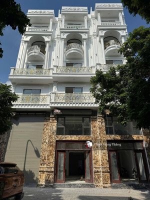 cần bán gấp nhà phố tân mai.hoàng mai. 50m.8t. mt 4m. phân lô ô tô tránh. thang máy. gẫn hồ đền lừ.