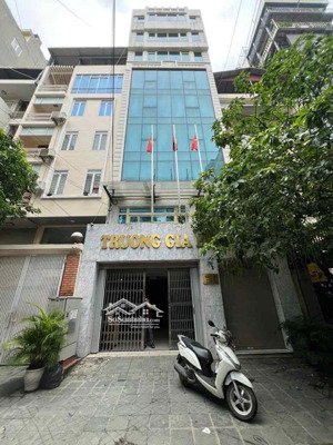 chủ cần bán gấp toà nhà văn phòng lê đức thọ, thiết kế hiện đại, mặt tiền lớn, giá cực tốt, mới đẹp