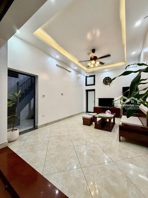 nhà đẹp phố hào nam 6,93 tỷ gần ô tô khu dân trí cao