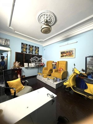 trần xuân soạn quận 7, giáp q1,q4,q8, cách ô tô 5m, sát mặt tiền, dt 69m2, ko lộ giới. chỉ 6,95 tỷ