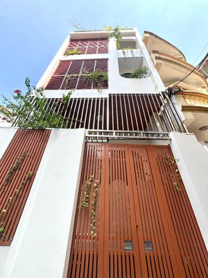 trung tâm đống đa - 55m2 - mt quyền lực - 15m ra ô tô tránh - thang máy nhập khẩu - ở sướng.