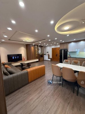 bán gấp nhà tập thể ngay nguyễn chí thanh - 80m2 - 3 ngủ - thoáng sáng - full đồ ở ngay