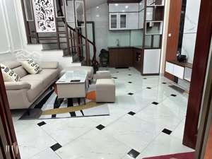 bán gấp nhà đại mỗ ngã 4 vạn phúc, dt 33m2 x 5 tầng nhỉnh 6 tỷ, full nội thất ở luôn, ô tô đỗ cổng