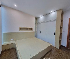 siêu phẩm nhà 5 tầng, phú diễn, ngõ ô tô, gần đh tài nguyên & môi trường, giá 6.2 tỷ