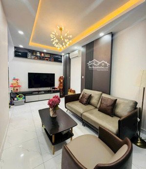 chính chủ bán nhà 2 lầu bình trưng,q2 cũ 103m² giá 10.5 tỷ,sổ riêng thương lượng nhẹ lh0969443900