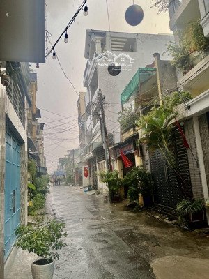 nhà 2 mặt tiền hẻm diện tích khủng 82m2 hẻm đẹp 5m thông xe hơi để trong nhà