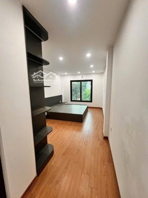 7 tầng thang máy nhà đẹp ngã tư sở 10 ngủ gần ô tô 45m² giá 13.3 tỷ