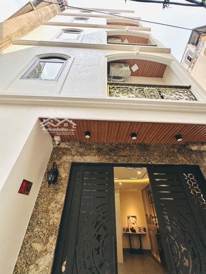 bạn sẽ không tin đâu căn nhà 7 tầng thang máy full nội thất đẹp như này có 15 tỷ