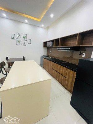 sập hầm. chính chủ cần bán tòa căn hộ 5tầng đường đỗ bá. ngang 6m diện tích 140m2.