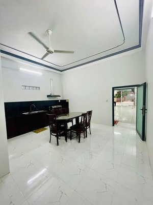 cho thuê nhà đẹp trệt 2 lầu góc 2 mặt tiền đường nguyễn hiền, kdc 91b giá chốt 25 triệu/tháng