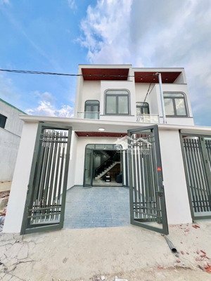 nhà lầu full nội thất 2,050 tỷ cho gia đình từ 5-6ng ngay p.bửu long