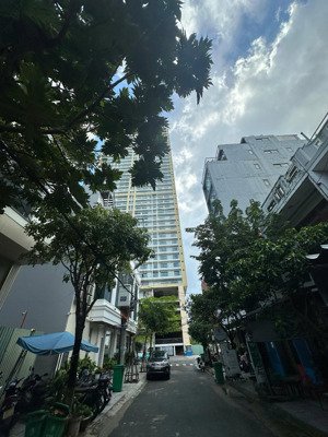 bán đất tặng biệt thự 3 tầng mt lê thước 90m2, sát biển cách 100m giá 16,2 tỷ tlcc