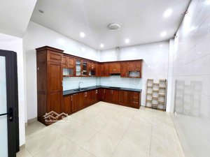 nhà xuân la,tây hồ mặt ngõ thông gần hồ tây 