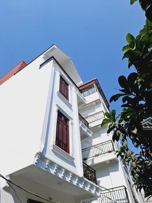 biệt thự dân xây - lô góc 2 thoáng - hàng xóm vinhomes riverside. 69m2 - 7.48 tỷ