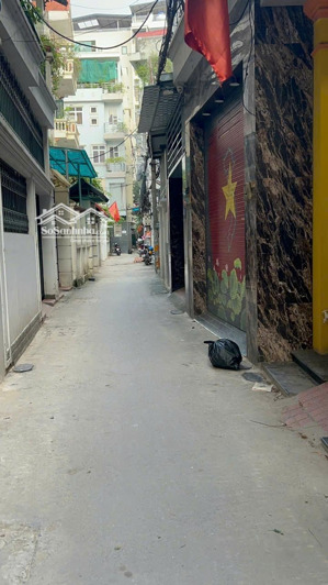 bán gấp nhà lạc long quân, tây hồ. dt 50m, kinh doanh tốt, sát phố, cạnh hồ tây. giá mềm!