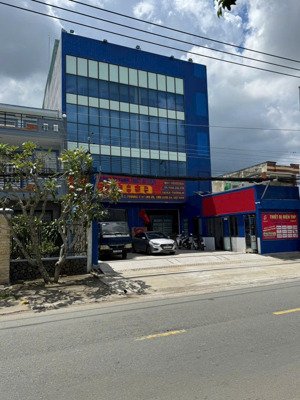 bán tòa nhà mặt tiền 4 lầu đường châu thị kim, long an nội thất cao cấp giá tốt chỉ 17,6 tỷ