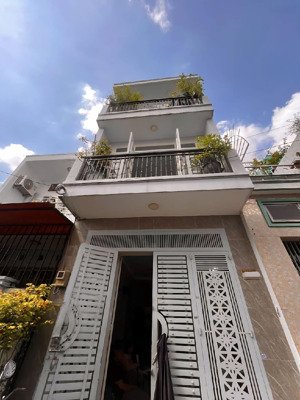 nhà rộng 4x16m, gần aeon tân phú, hẻm thông 8m, hơn 5 tỷ.