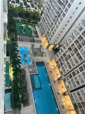 gấp. chủ gửi bán gấp căn hộ 3pn tòa d chung cư scenic valley 1, nội thất mới, có ô xe, giá 9,7 tỷ