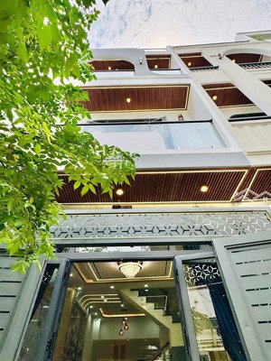 vợ chồng tôi kẹt tiền bán gấp nhà tôn thất đạm-bến nghé-q1. giá 5tỷ090/78m2 gần cao đẳng thuê 30tr