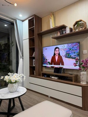 cần bán căn 2 ngủ dt 71m2 full nội thất đẹp mới chung cư fpt plaza2