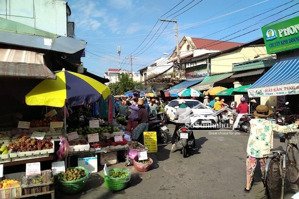 mt nguyễn thị thơi,ngay chợ đông đúc 5 phòng thu 10tr/tháng 6.5 tỷ