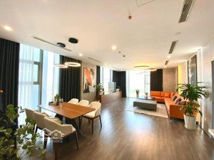 giá thật. gia đình tôi cần bán căn hộ tại n04 udic complex ban công đn 136m2 3pn 2vs giá 11.5 tỷ