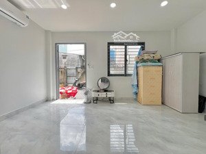 cho thuê mặt bằng kinh doanh ngay man thiện, lê văn việt, ngã tư thủ đức gần trường gtvt, fpt, spkt