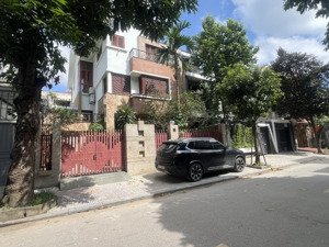 bán biệt thự văn phú, 220m2, thang máy, mt 10m, nở hậu, giá rẻ nhất kđt